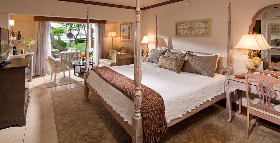 Caribbean Beachfront Grande Luxe Walkout Club Level Room (WGB)