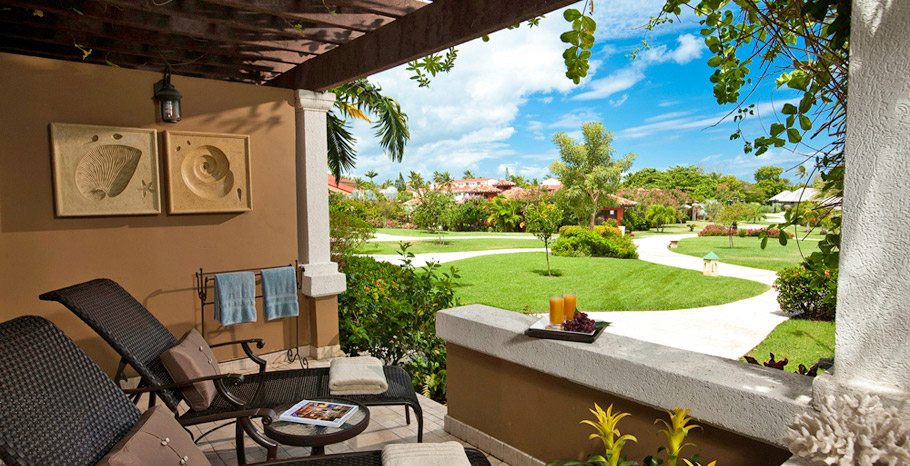 Mediterranean Walkout Club Level Suite (PF)