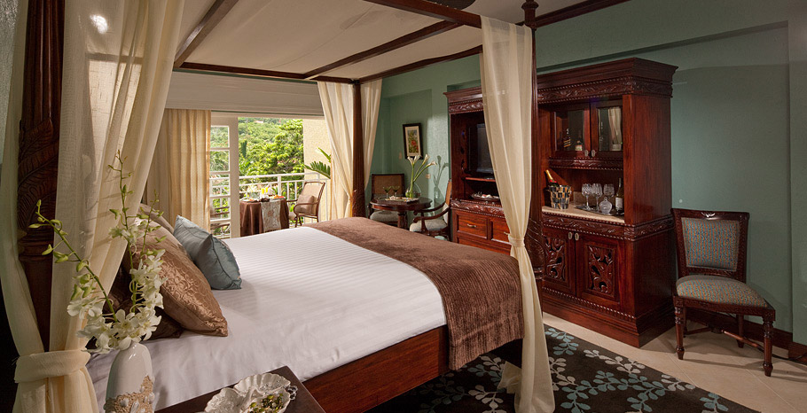 Riviera Grande Luxe Club Level Room (PG)