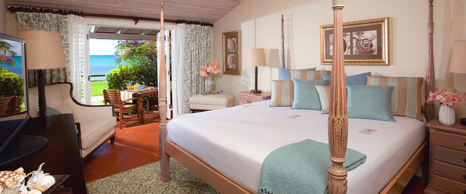 Beachfront Luxury Walkout Club Level Room