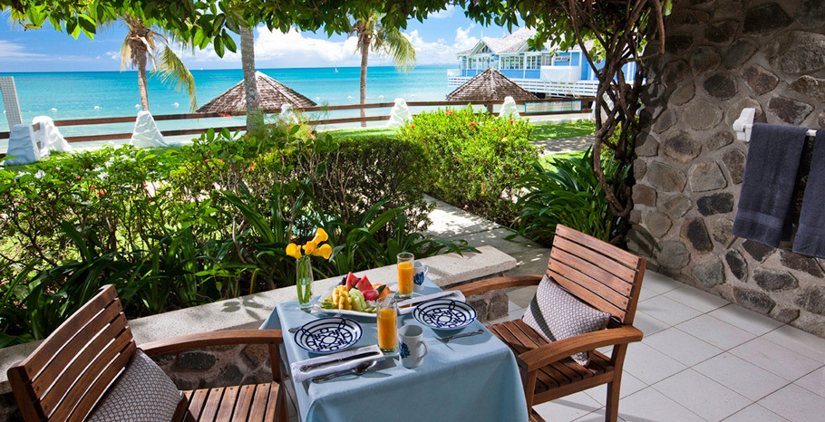 Beachfront Grande Luxe Walkout Club Level Room (HB)