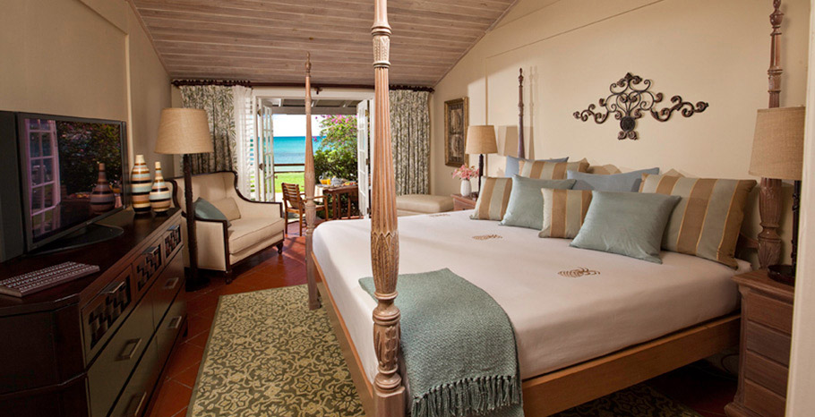 Beachfront Luxury Walkout Club Level Room (GB)