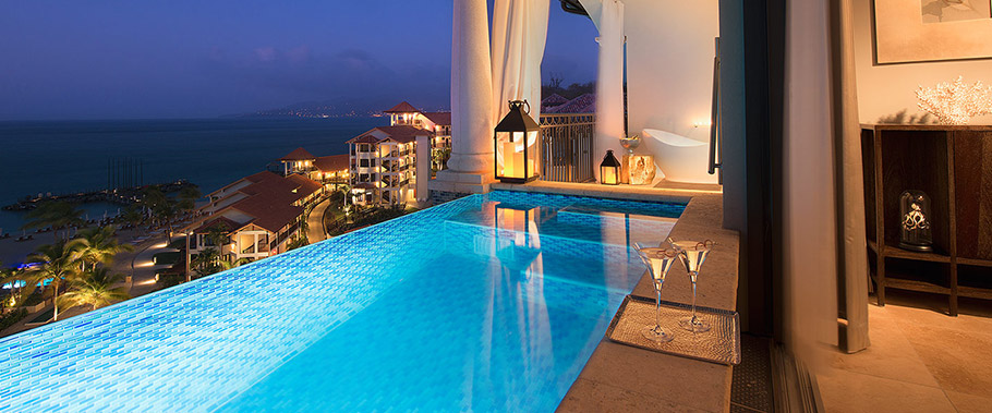Infinity Pool Suite