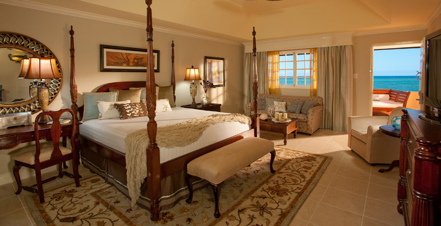 Bay Roc Beachfront Butler Village Suite (HS)