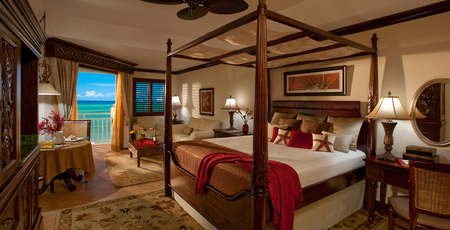 Bay Roc Beachfront Oversized Butler Village Suite (BB)