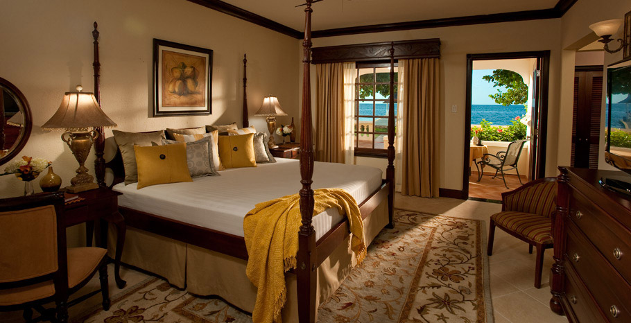 Bay Roc Beachfront Walkout Butler Village Junior Suite (WBJ)