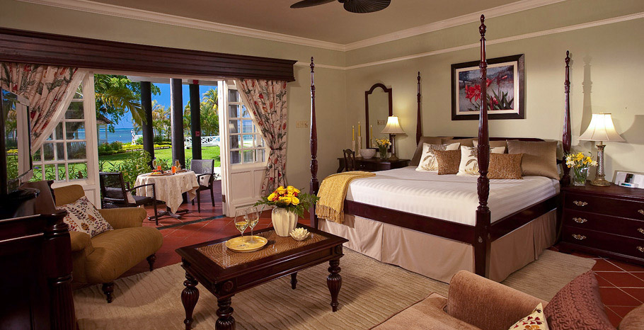 Honeymoon Beachfront Butler Suite (HS)