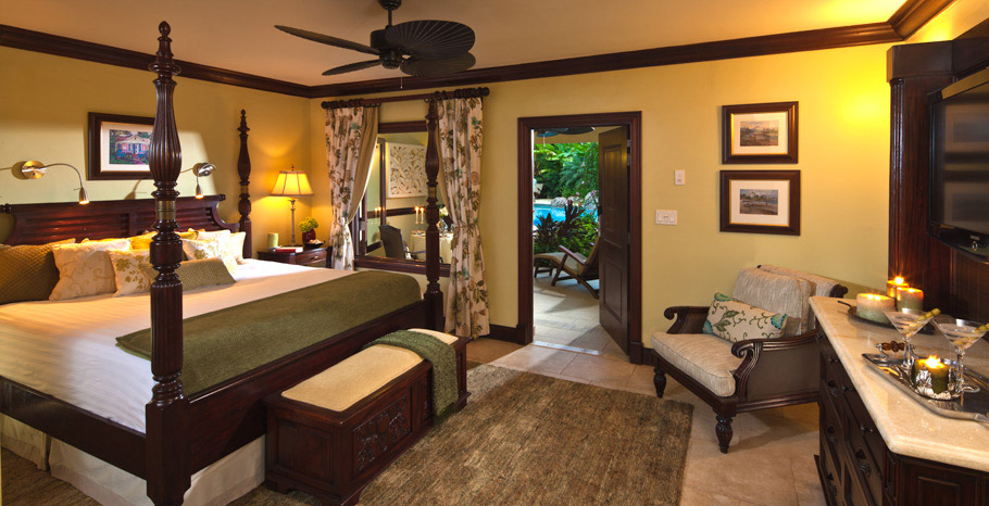 Walkout Swim up Crystal Lagoon Honeymoon Butler Suite (WS)