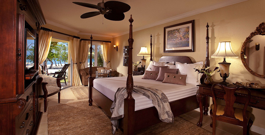 Beachfront Grande Luxe Walkout Club Level Room (GW)