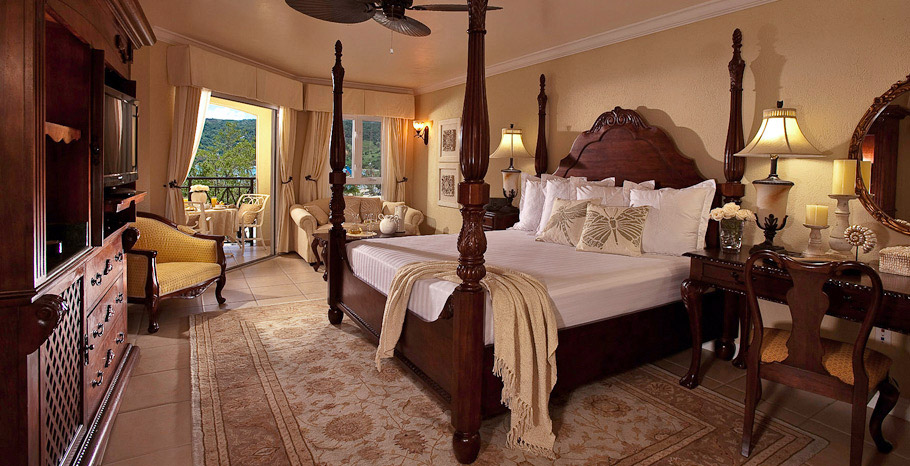 Beachfront Penthouse Club Level Suite (HP)