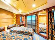 Yacht Club Royal Suite with Club Experience