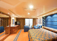 Yacht Club Deluxe Suite with Balcony & Club Experience